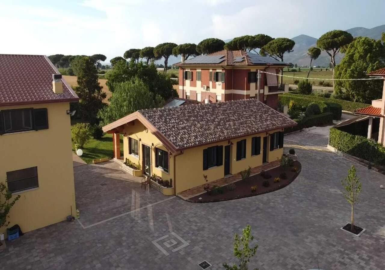 Agriturismo Casa Chiara Latina Exterior foto