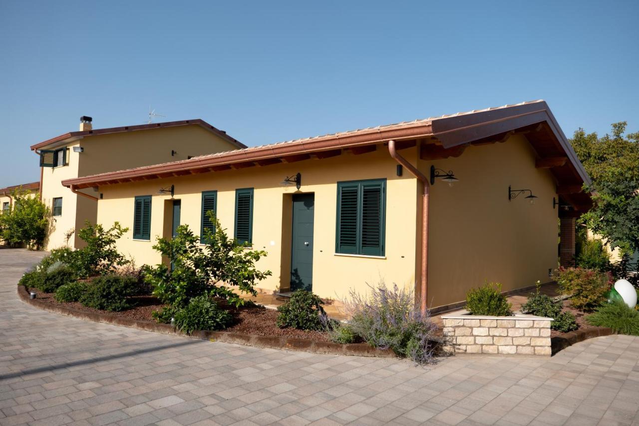 Agriturismo Casa Chiara Latina Exterior foto