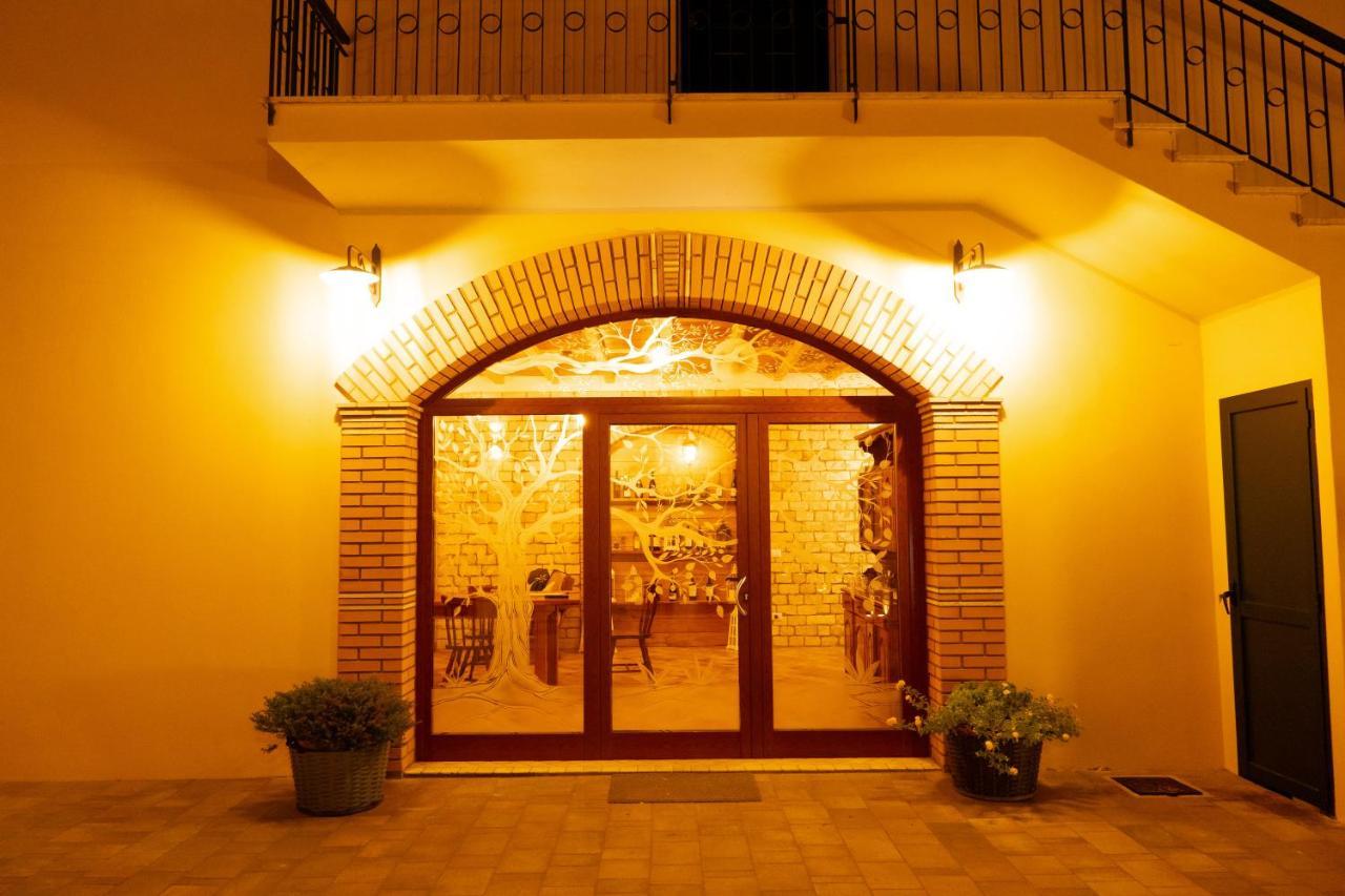 Agriturismo Casa Chiara Latina Exterior foto