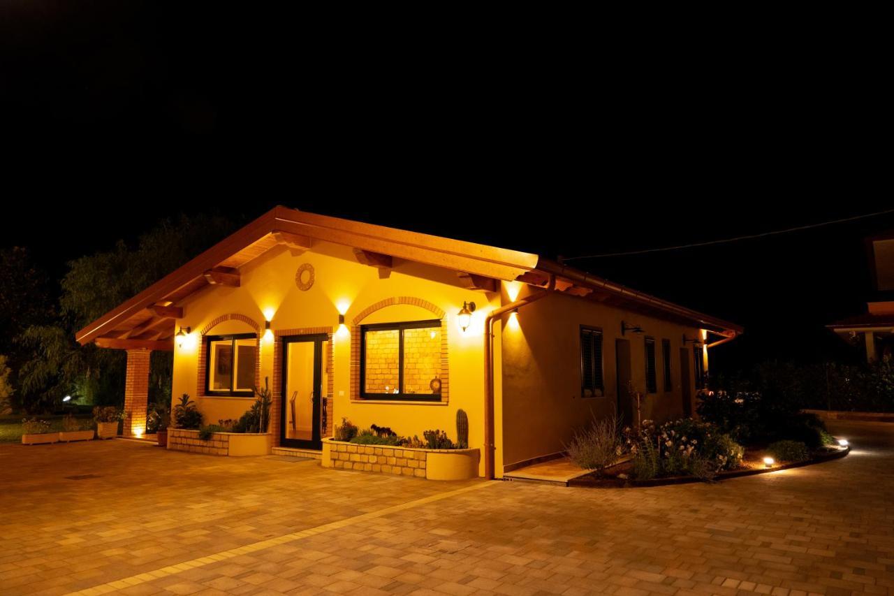 Agriturismo Casa Chiara Latina Exterior foto