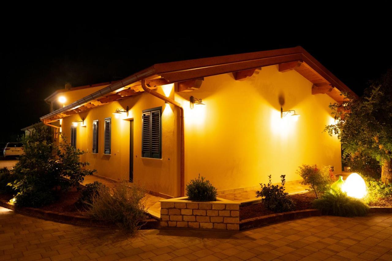 Agriturismo Casa Chiara Latina Exterior foto